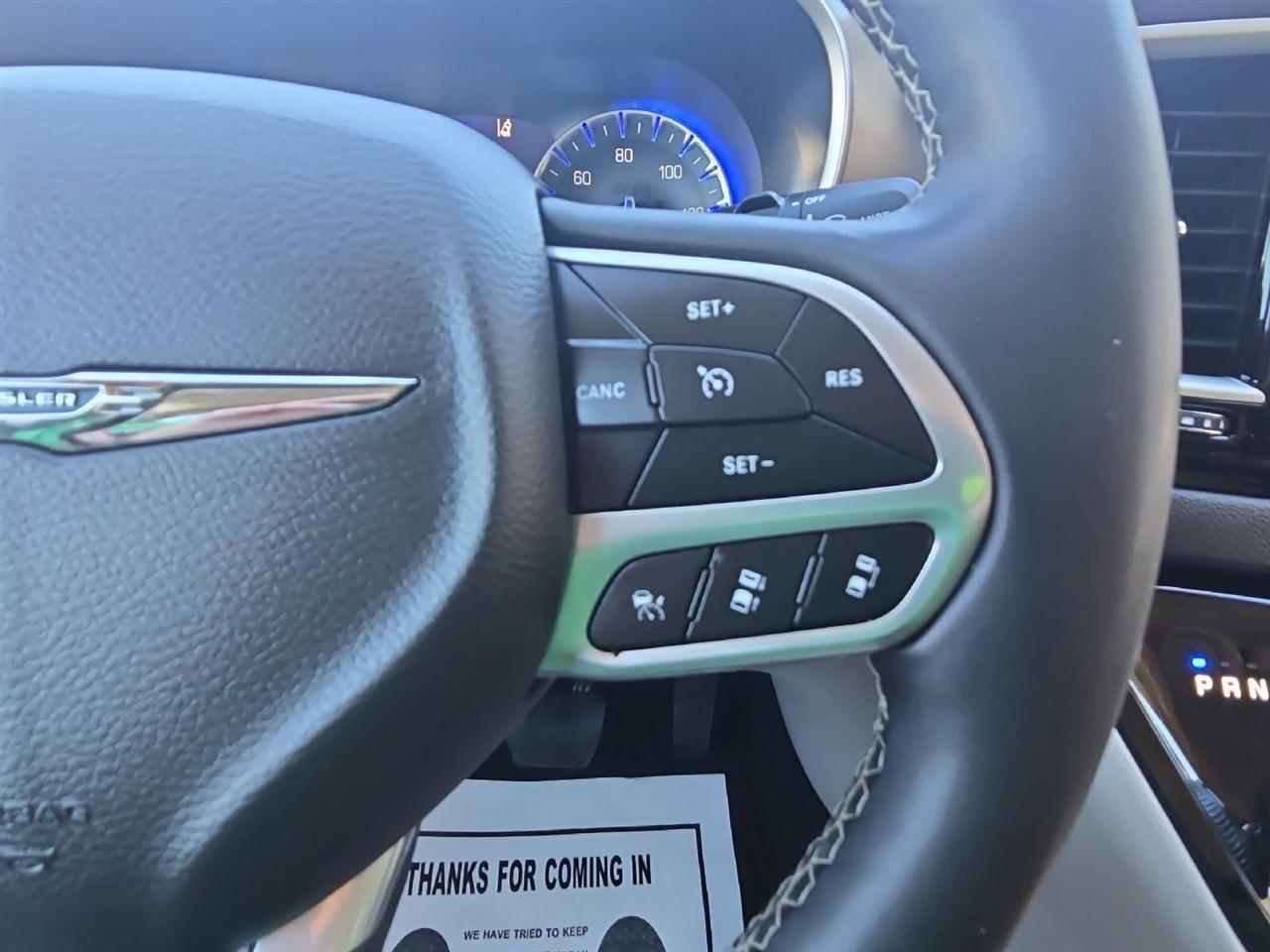 Chrysler Pacifica Touring L FWD 2023