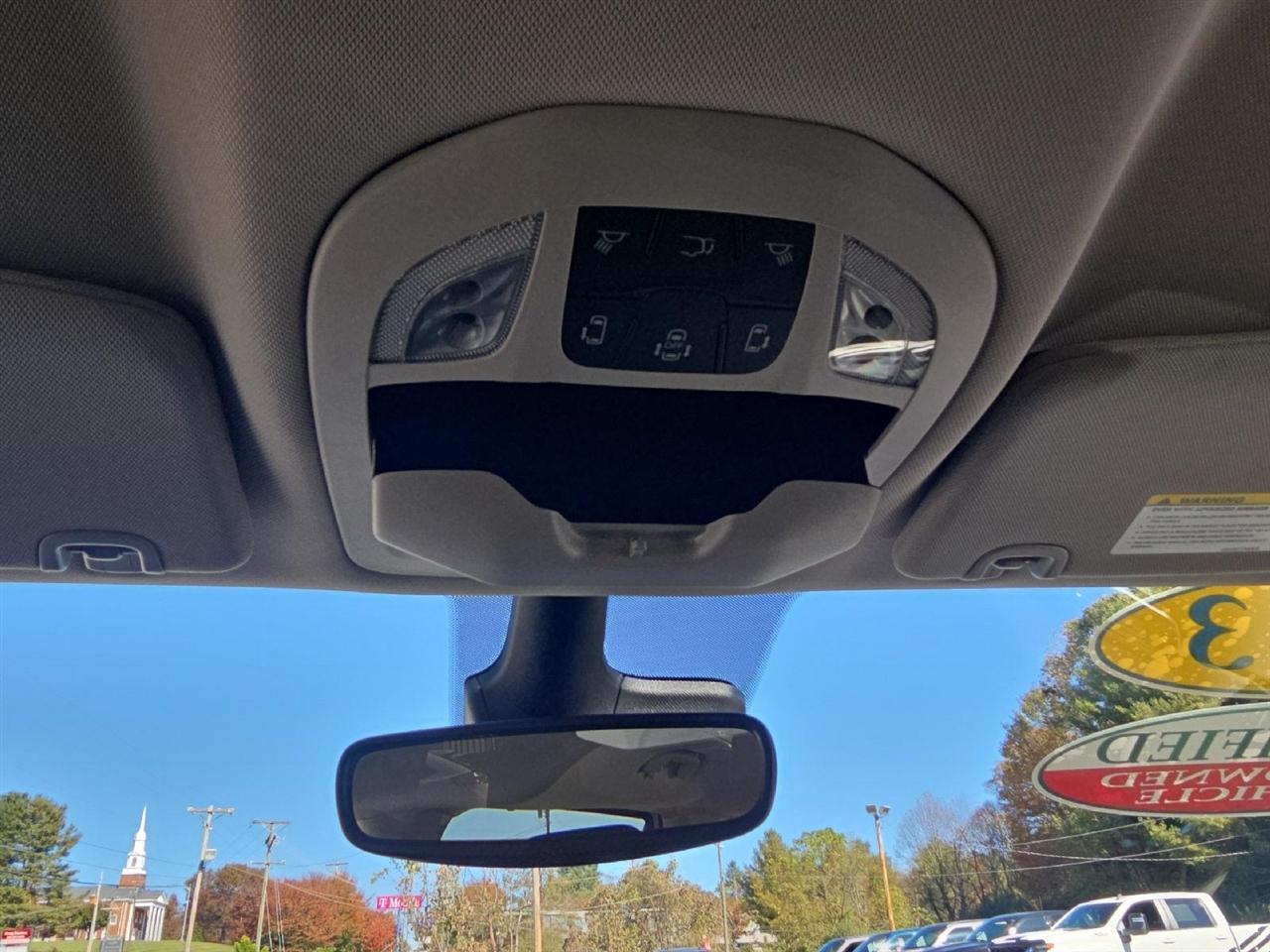Chrysler Pacifica Touring L FWD 2023