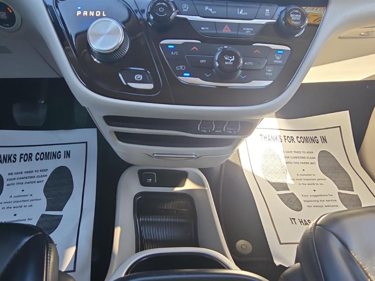 Chrysler Pacifica Touring L FWD 2023