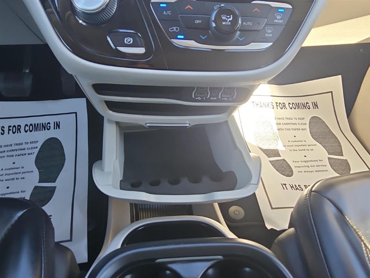 Chrysler Pacifica Touring L FWD 2023
