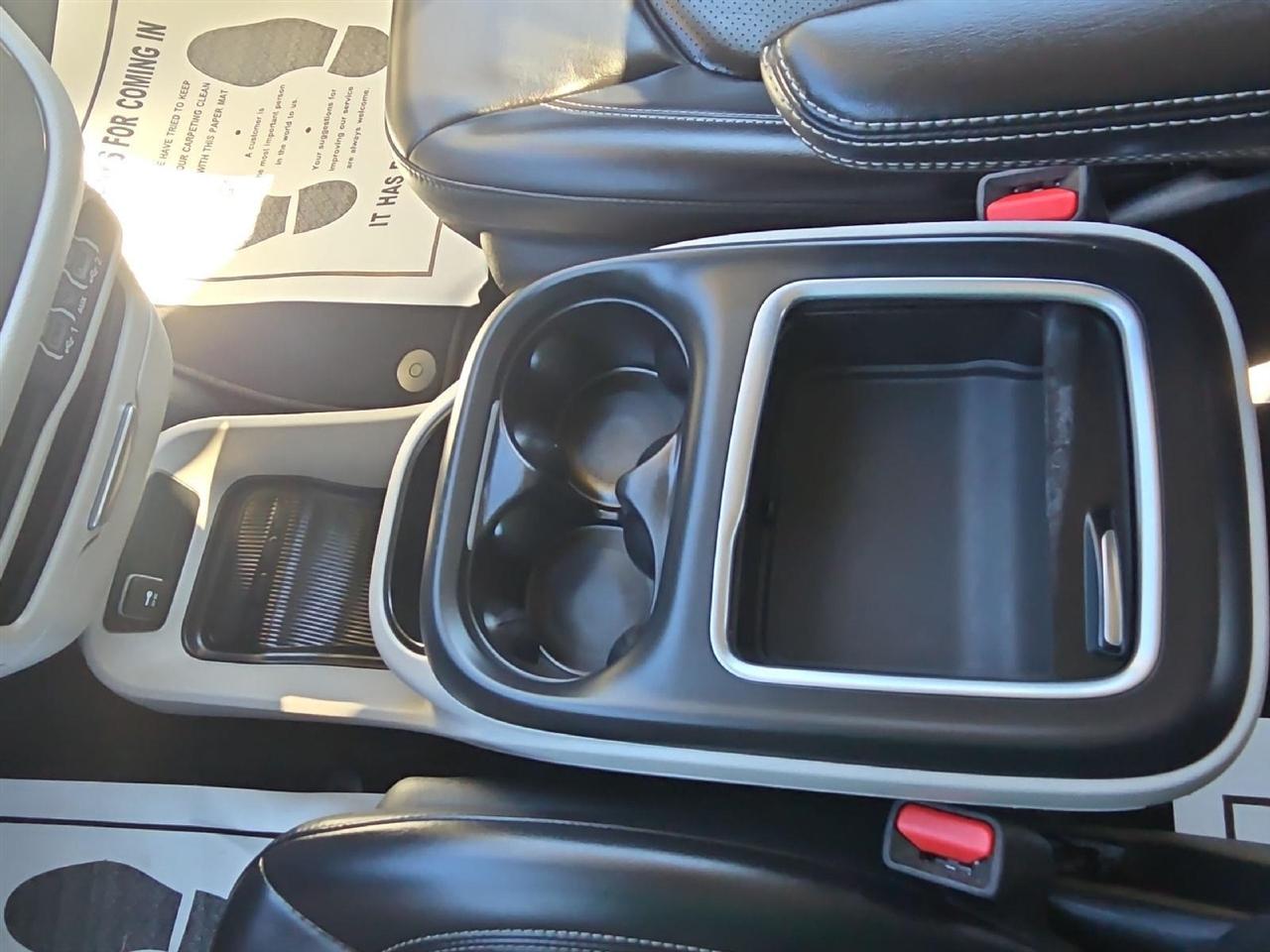 Chrysler Pacifica Touring L FWD 2023