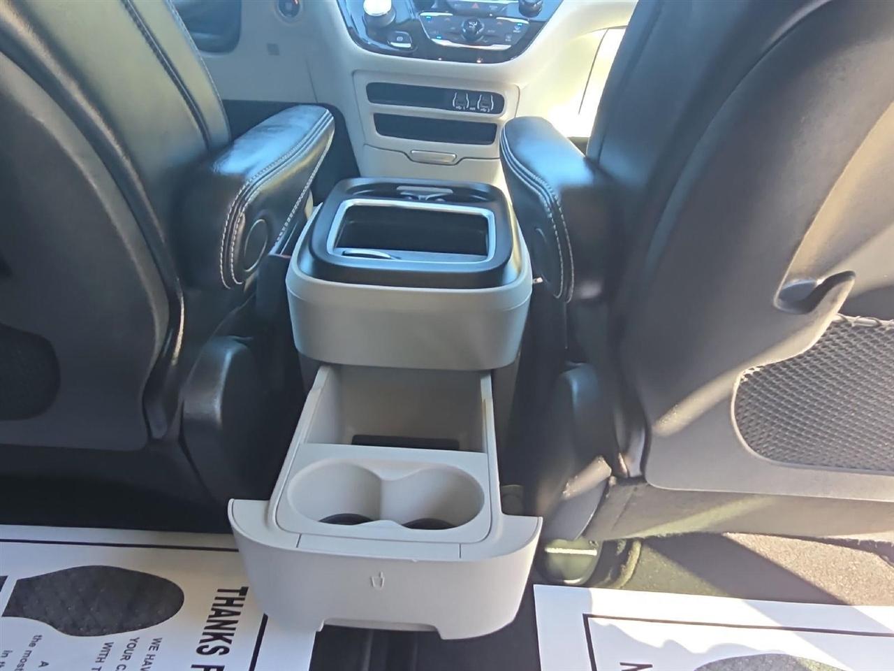 Chrysler Pacifica Touring L FWD 2023