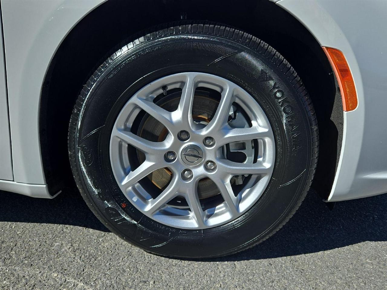 Chrysler Pacifica Touring L FWD 2023