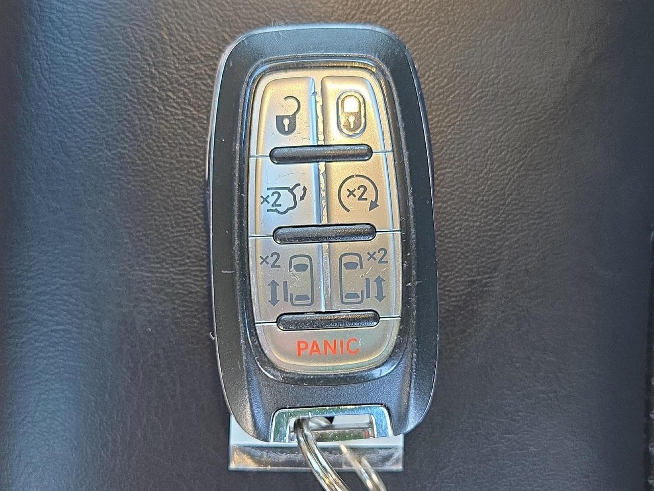 Chrysler Pacifica Touring L FWD 2023