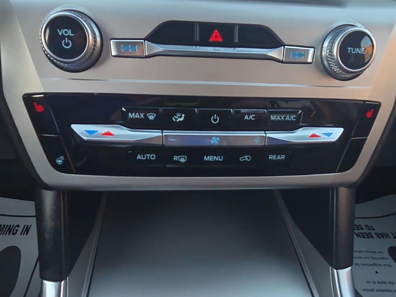 Ford Explorer XLT 4WD 2022