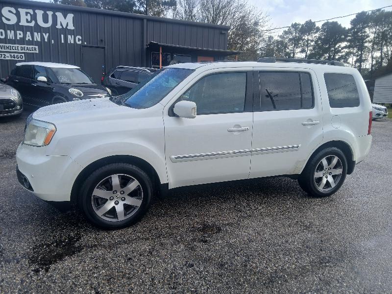 2012 Honda Pilot Touring 4WD 5-Spd AT with DVD