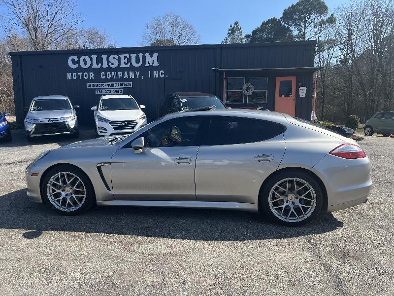 Porsche Panamera 4 2011