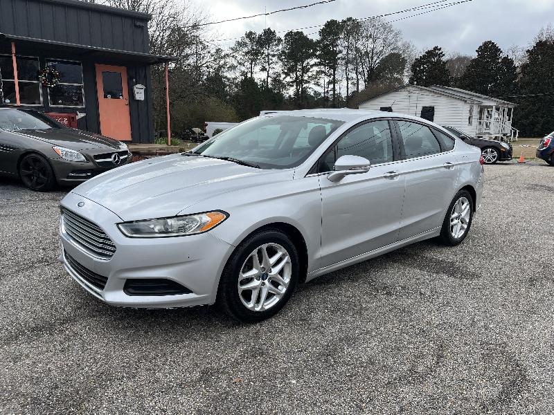 Ford Fusion SE 2013