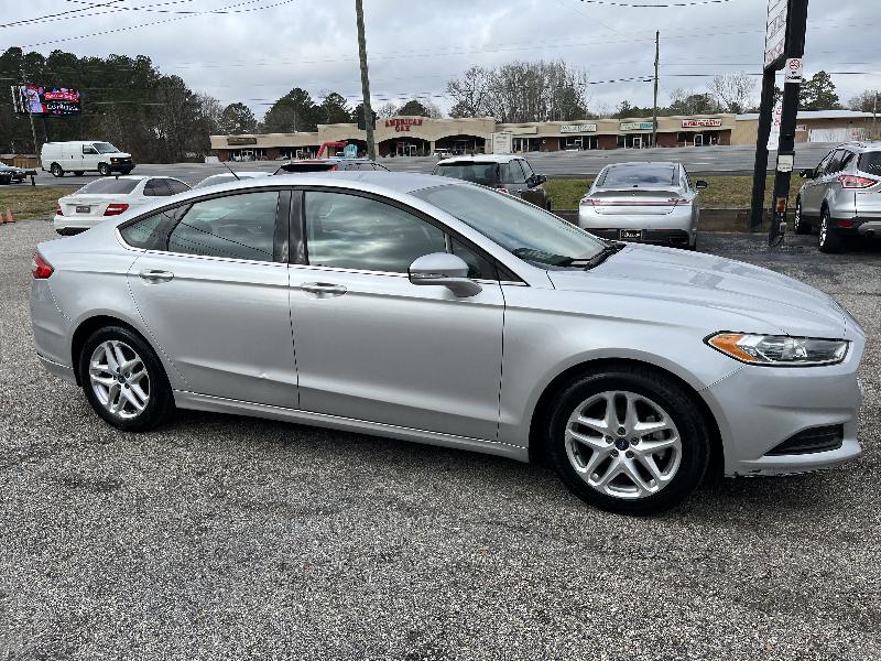 Ford Fusion SE 2013