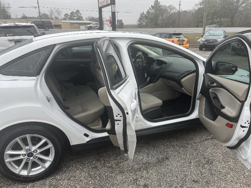 Ford Focus SE Sedan 2015