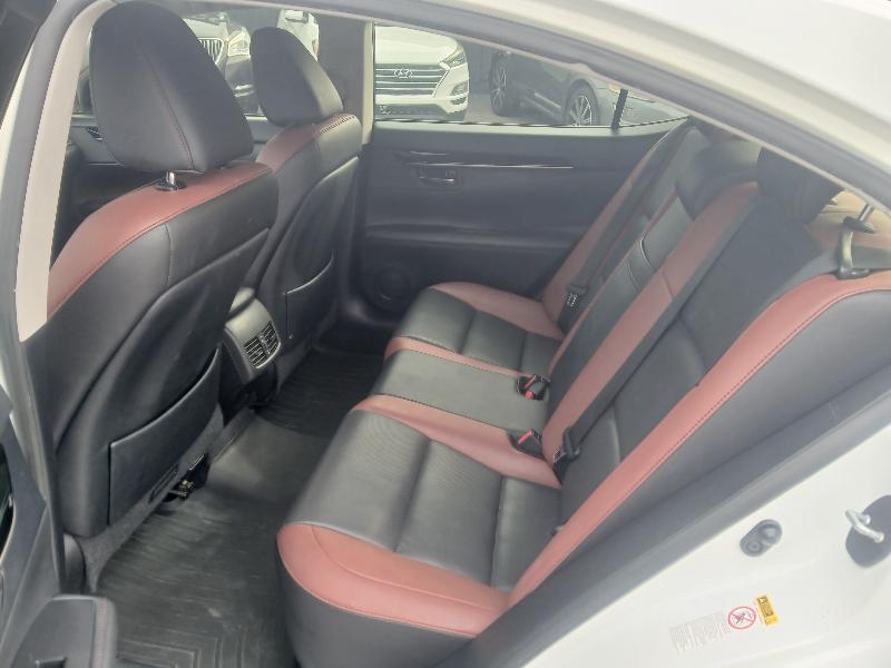 Lexus ES 350 Sedan 2015