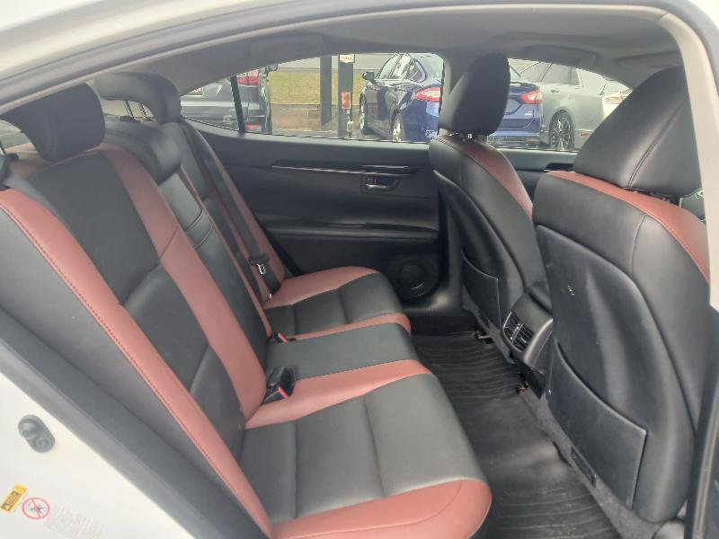 Lexus ES 350 Sedan 2015