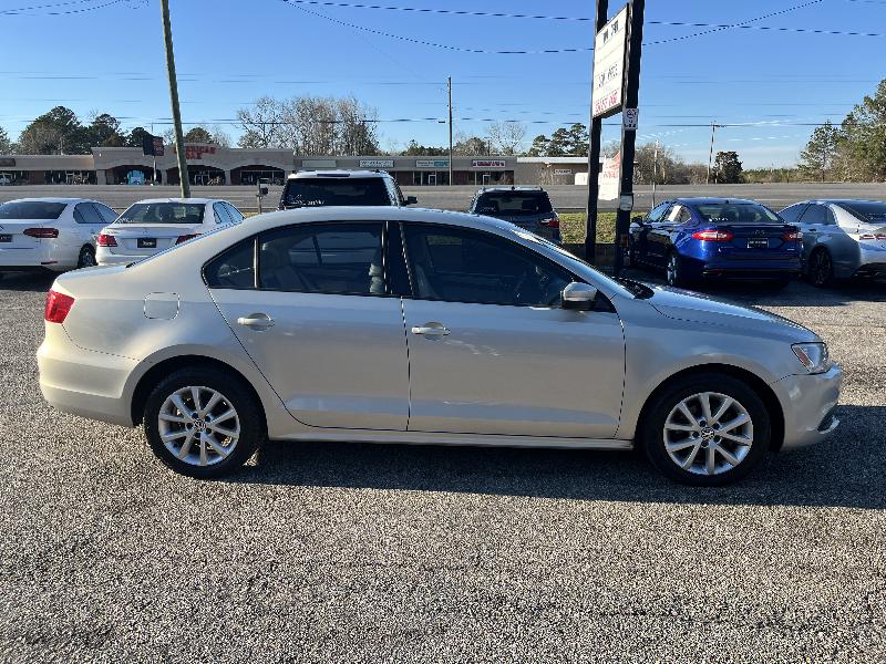 Volkswagen Jetta SE 2011