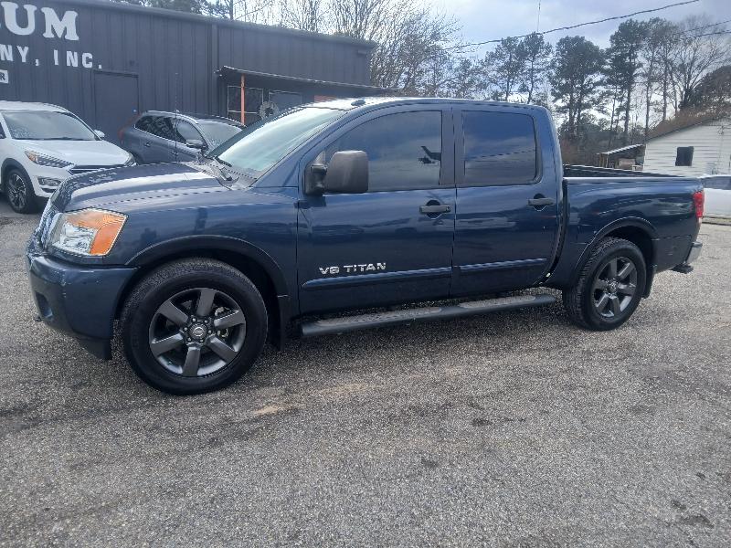 Nissan Titan SV Crew Cab 2WD 2015