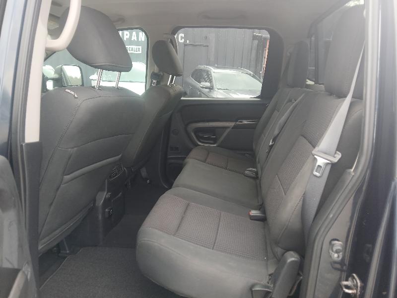 Nissan Titan SV Crew Cab 2WD 2015