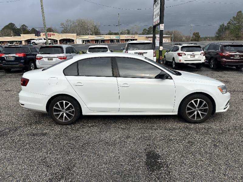 Volkswagen Jetta SE 6A 2016