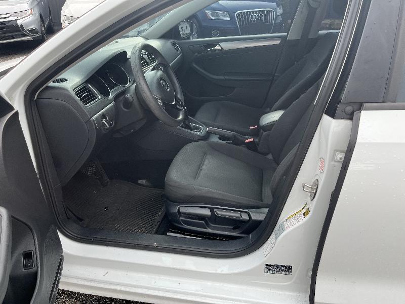 Volkswagen Jetta SE 6A 2016