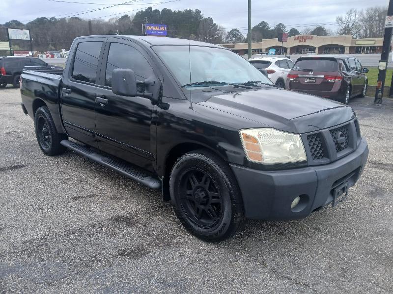 Nissan Titan XE Crew Cab 2WD 2005