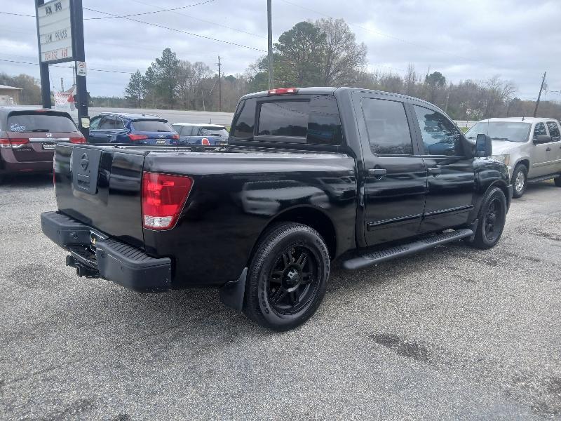 Nissan Titan XE Crew Cab 2WD 2005