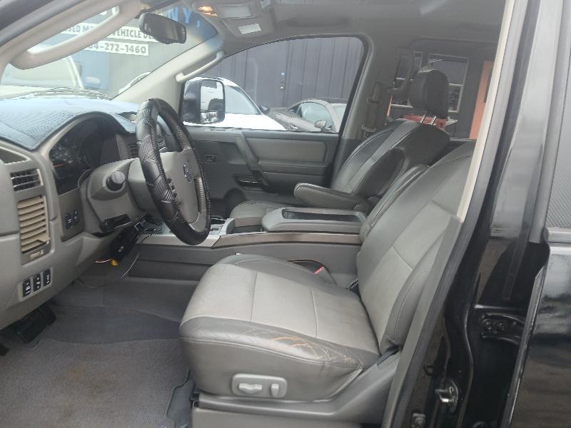 Nissan Titan XE Crew Cab 2WD 2005