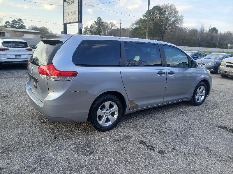 Toyota Sienna FWD 7-Passenger V6 2014