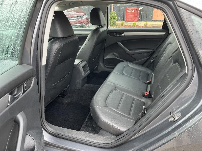 Volkswagen Passat 1.8T Wolfsburg AT 2015