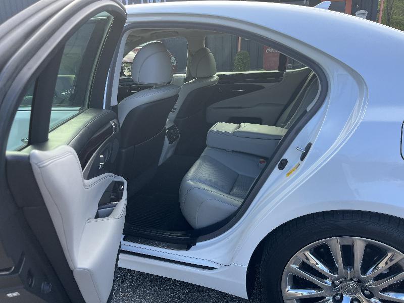 Lexus LS 460 Luxury Sedan 2013