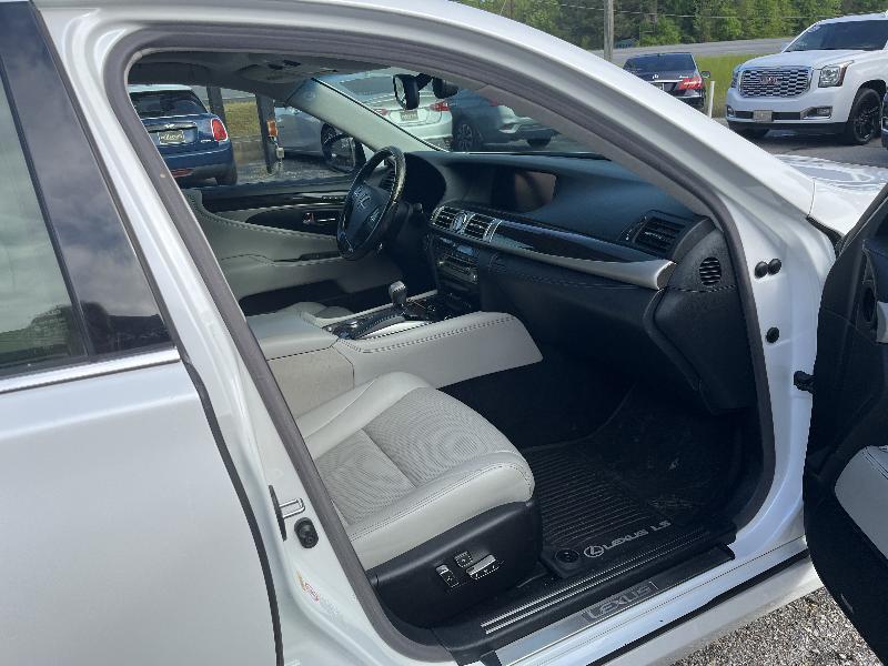 Lexus LS 460 Luxury Sedan 2013