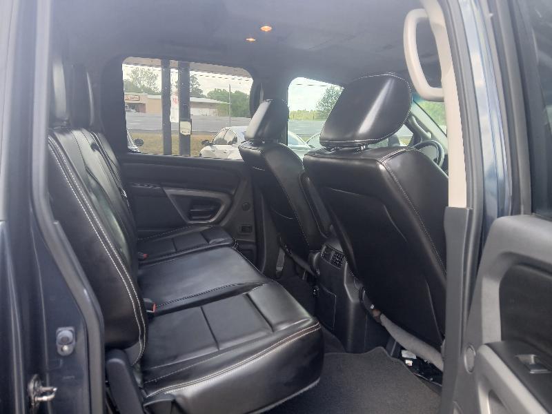 Nissan Titan PRO-4X Crew Cab 4WD SWB 2015