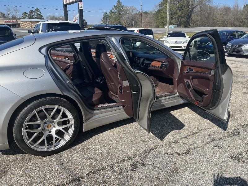 Porsche Panamera 4 2011