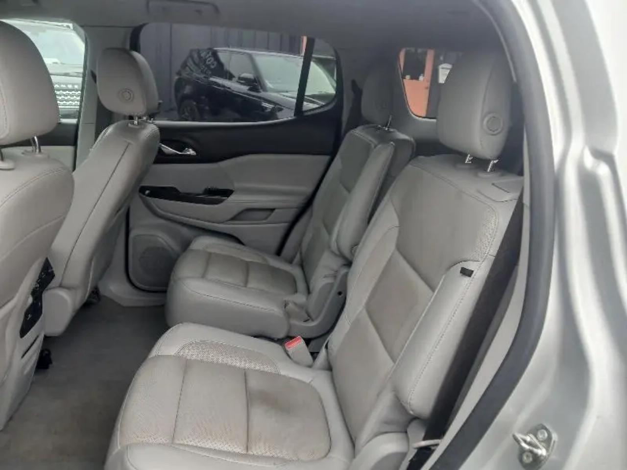 GMC Acadia FWD 4dr SLT w/SLT-1 2018