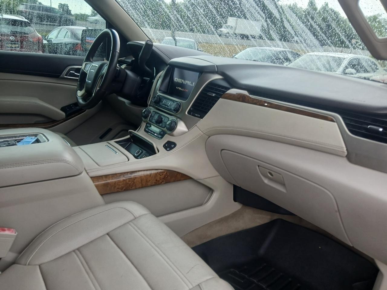 GMC Yukon XL 4WD 4dr Denali 2015