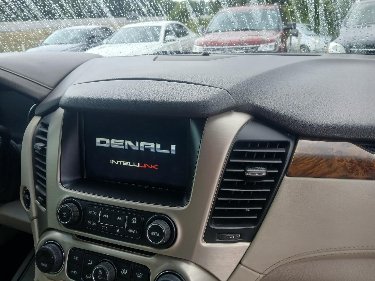 GMC Yukon XL 4WD 4dr Denali 2015