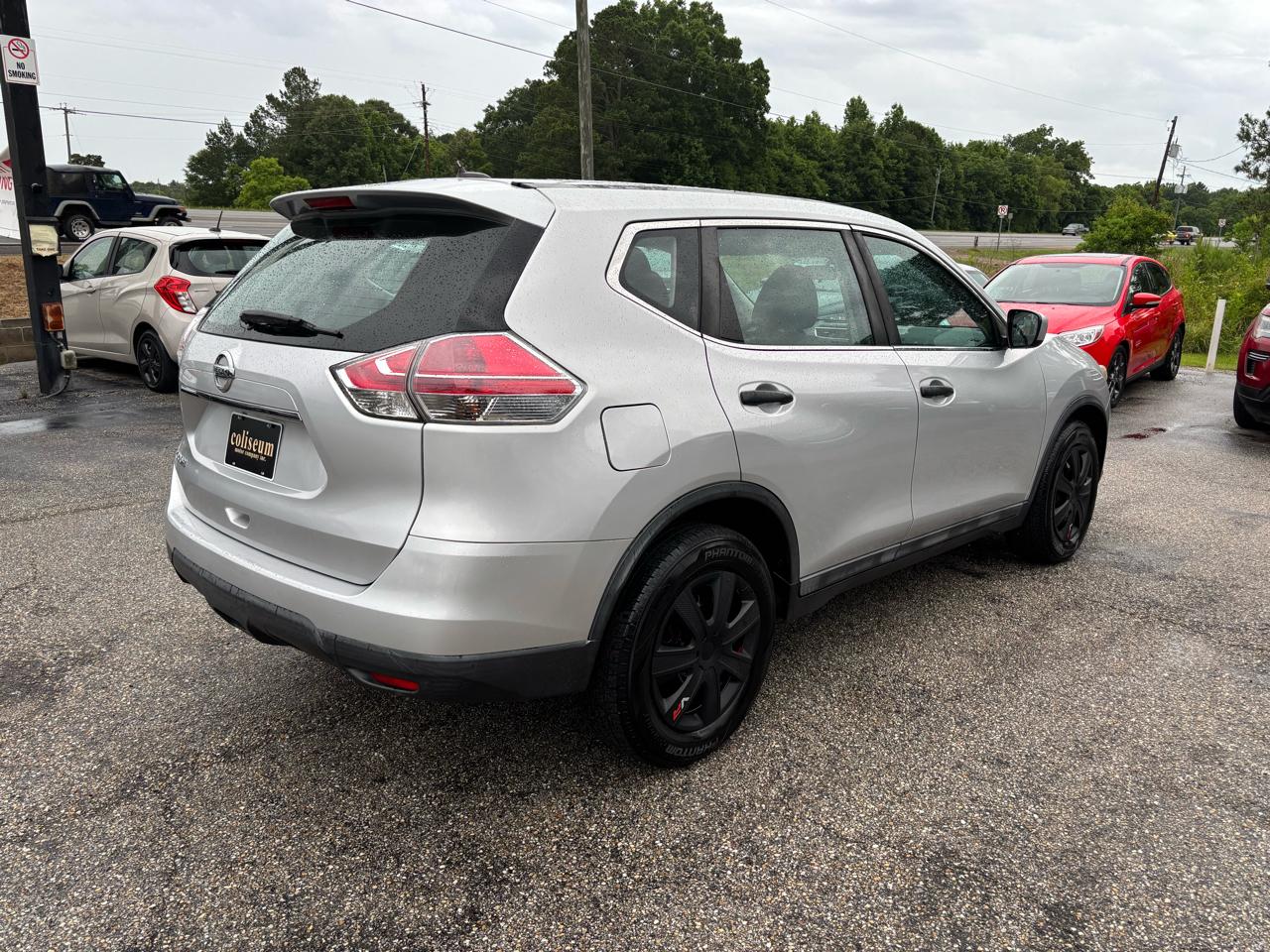 Nissan Rogue FWD 4dr SV 2016