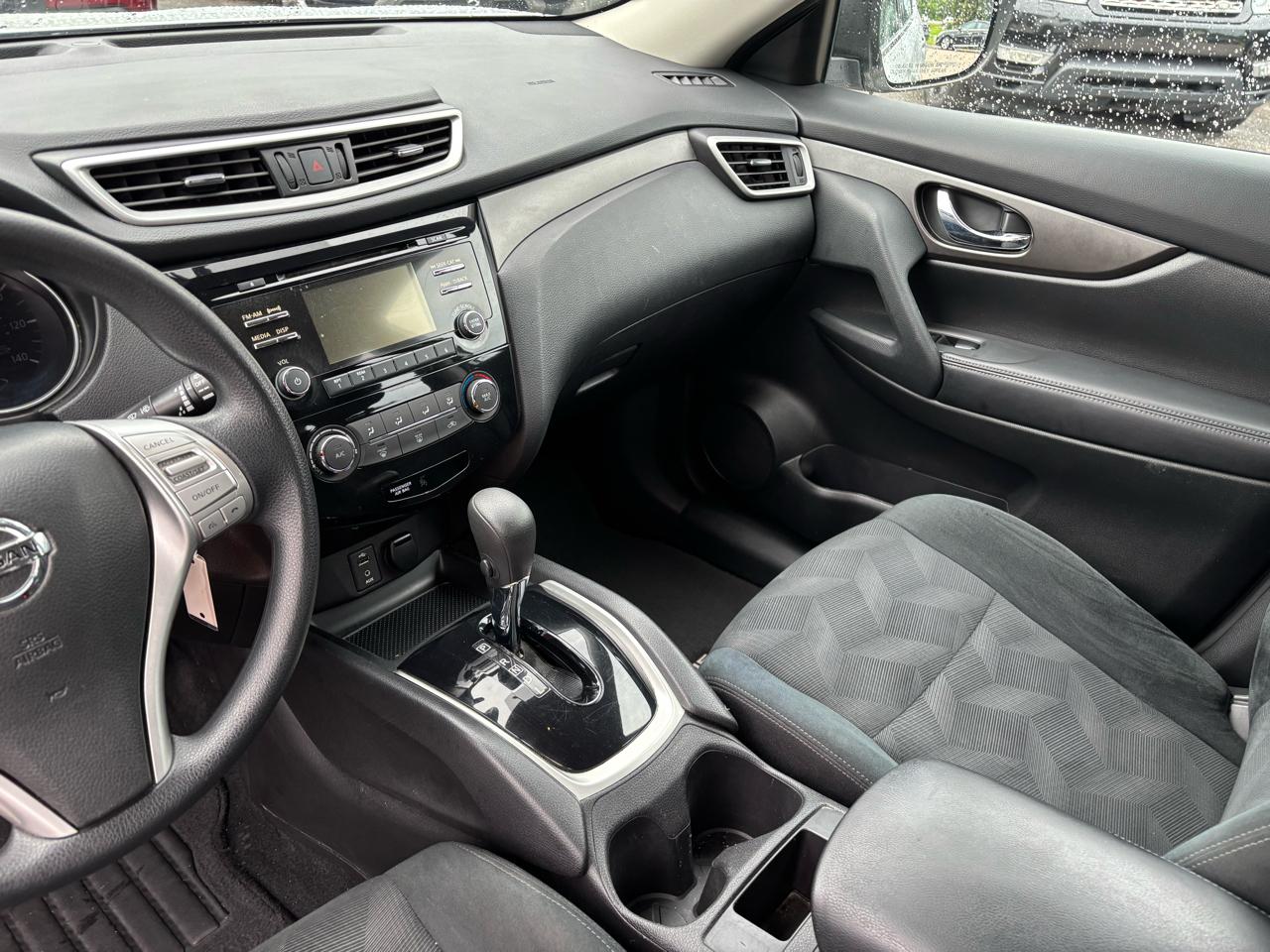 Nissan Rogue FWD 4dr SV 2016