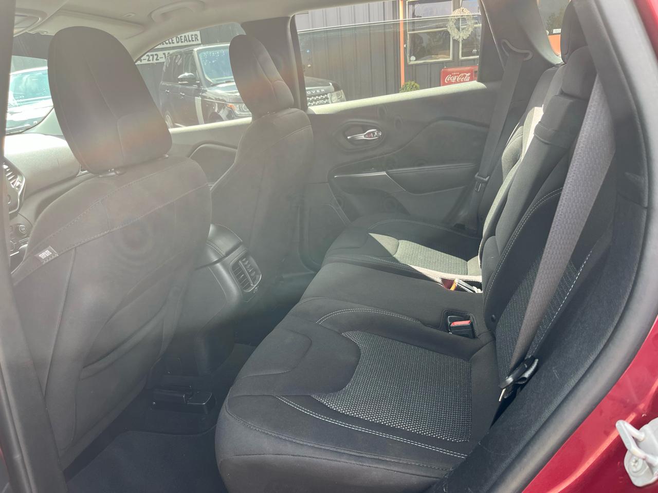 Jeep Cherokee Latitude FWD 2019