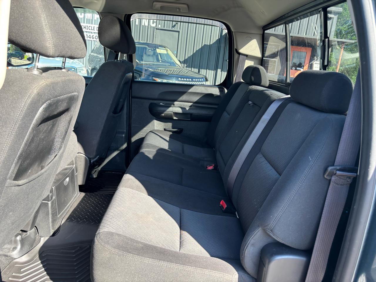 Chevrolet Silverado 1500 4WD Crew Cab 143.5" LT 2011