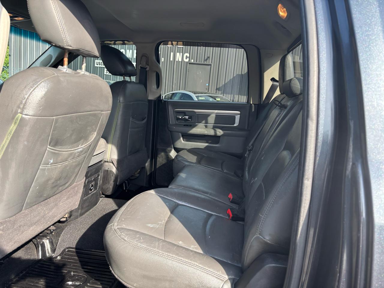 RAM 1500 4WD Crew Cab 140.5" Big Horn 2015