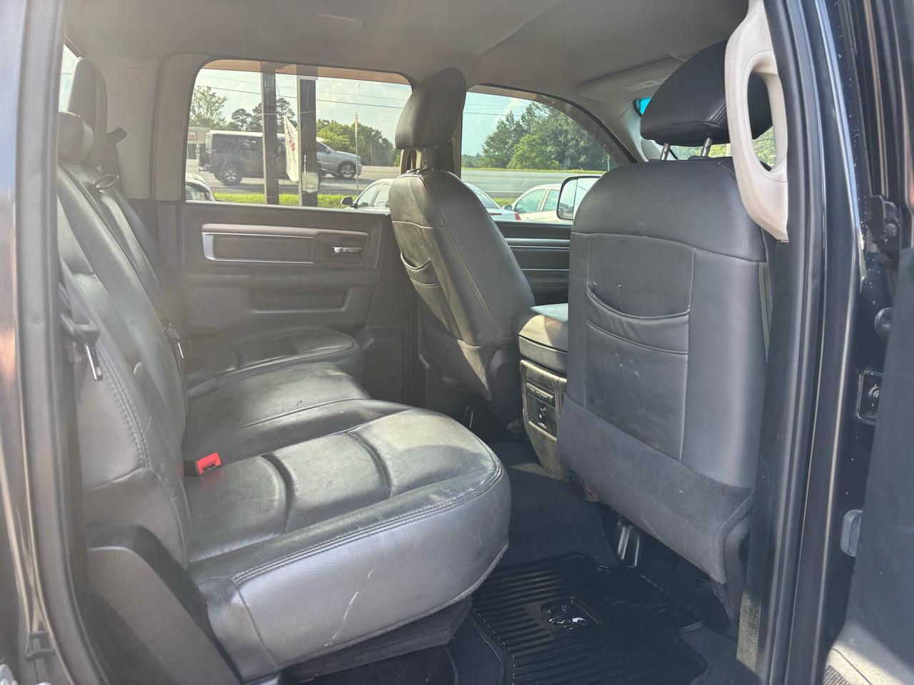 RAM 1500 4WD Crew Cab 140.5" Big Horn 2015