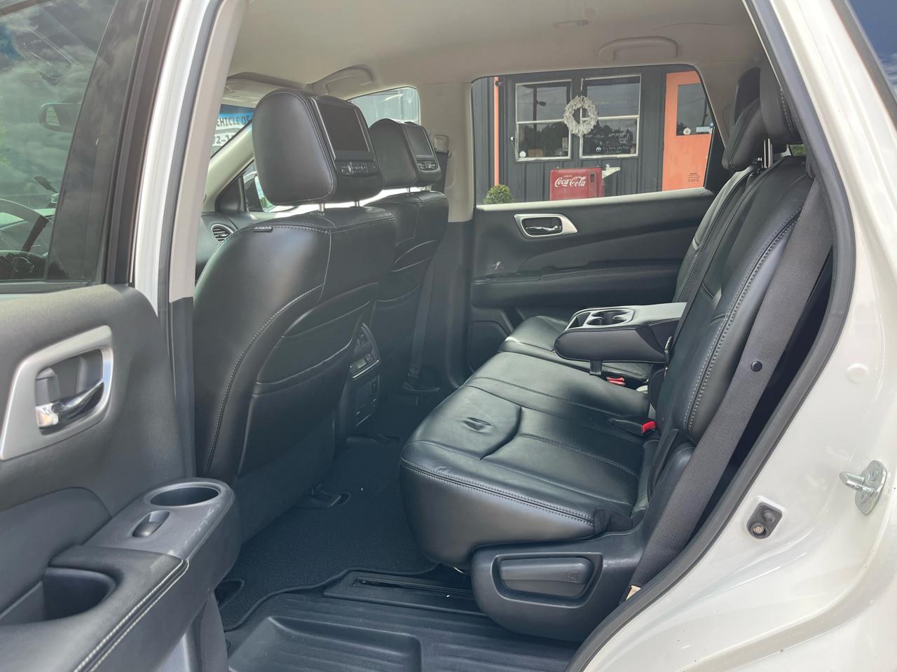 Nissan Pathfinder 4WD 4dr Platinum 2013