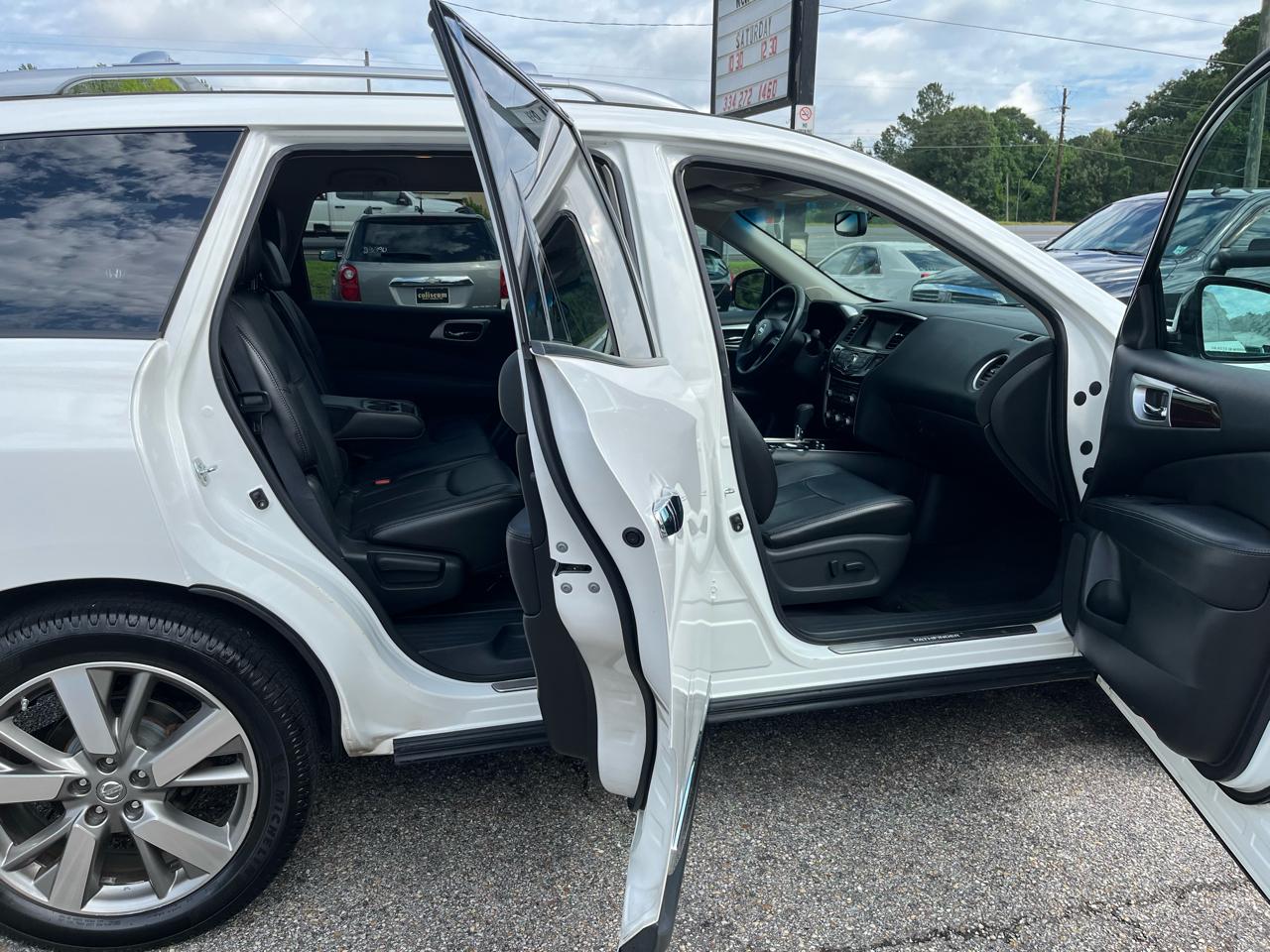 Nissan Pathfinder 4WD 4dr Platinum 2013
