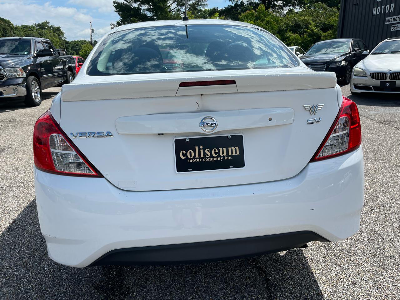 Nissan Versa Sedan SV CVT 2019