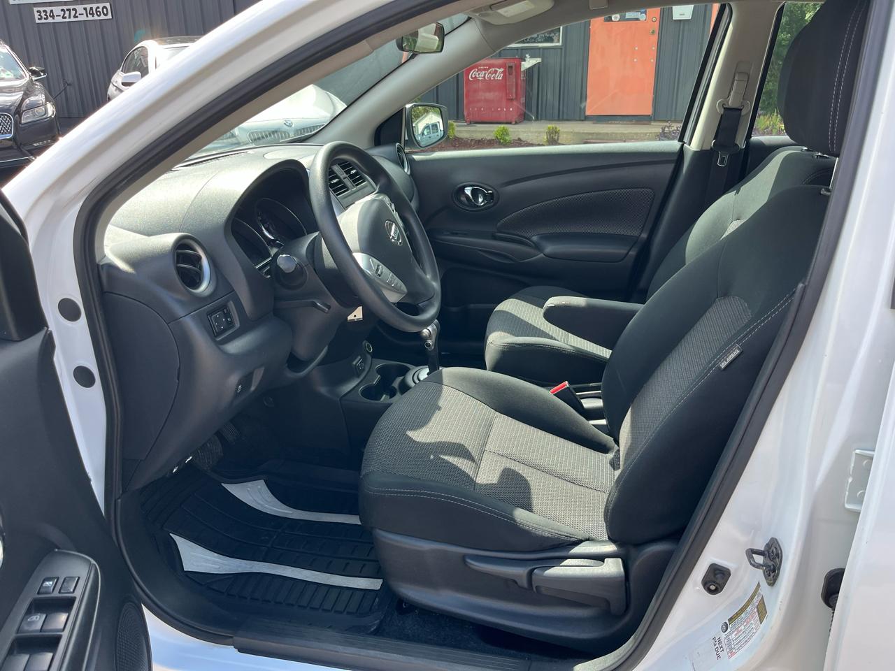 Nissan Versa Sedan SV CVT 2019