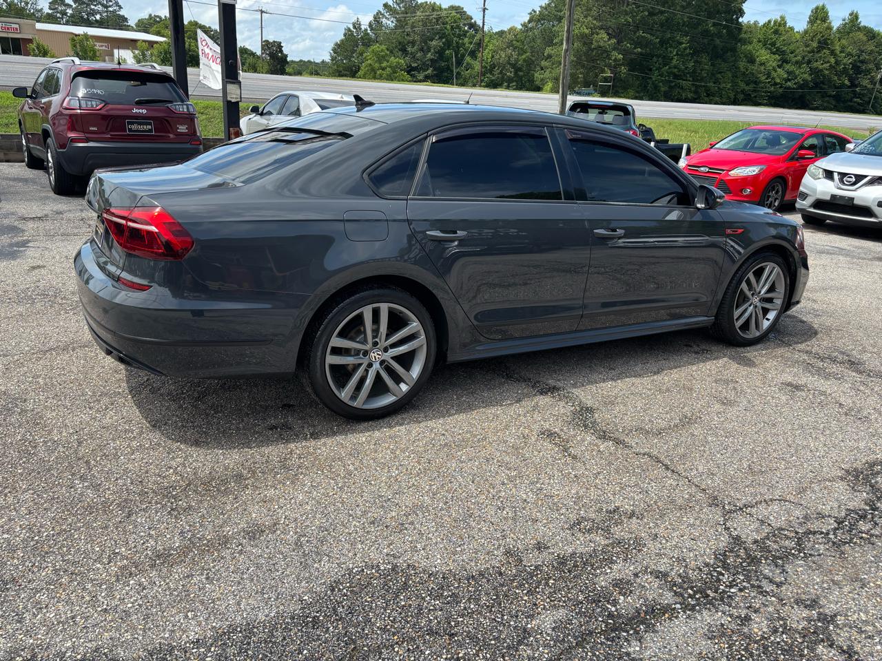 Volkswagen Passat R-Line w/Comfort Pkg Auto 2017