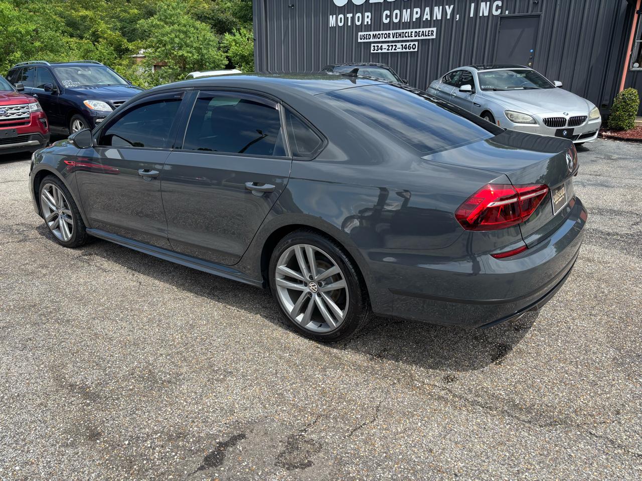 Volkswagen Passat R-Line w/Comfort Pkg Auto 2017