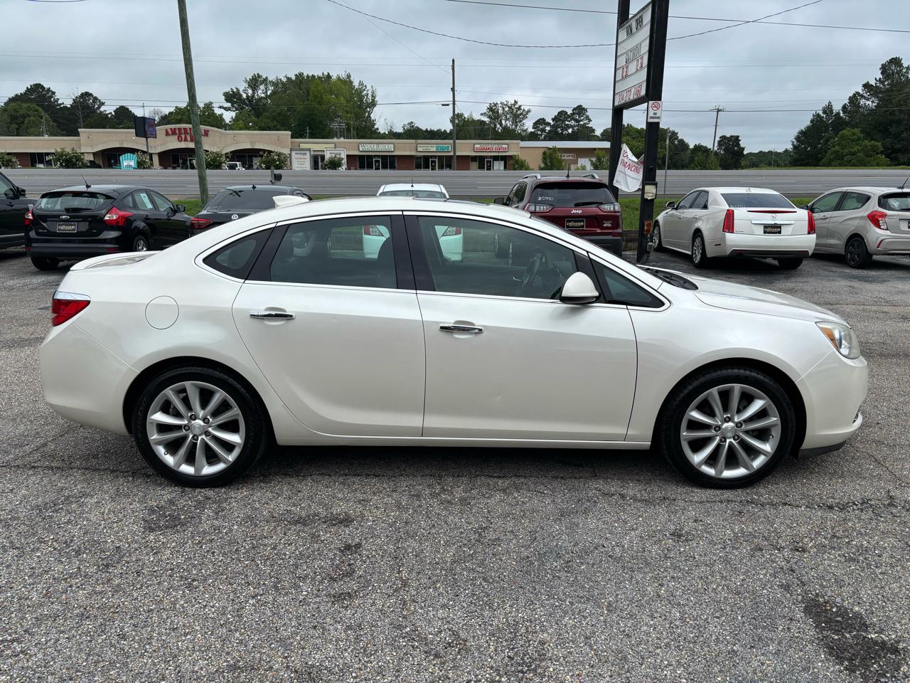Buick Verano 4dr Sdn Leather Group 2016