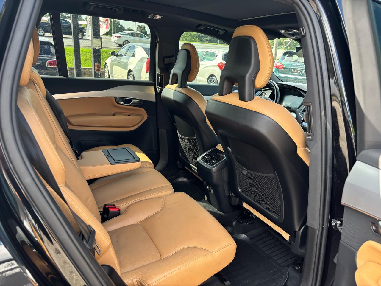 Volvo XC90 T6 AWD 7-Passenger Momentum 2017