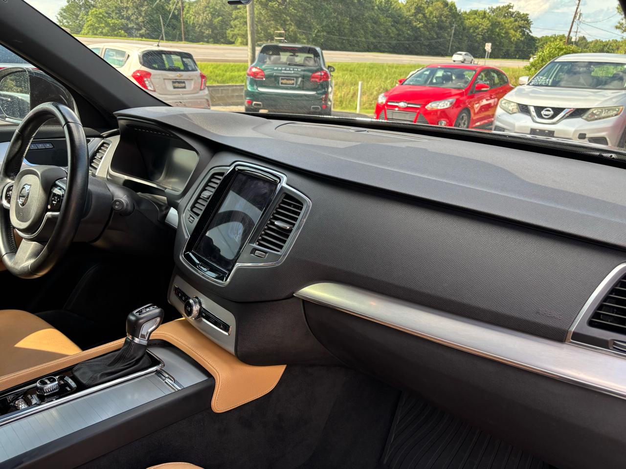 Volvo XC90 T6 AWD 7-Passenger Momentum 2017