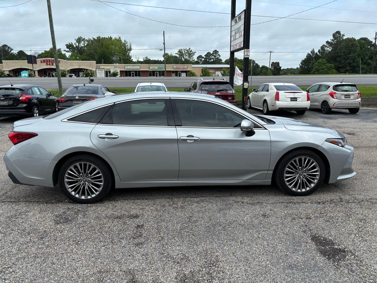 Toyota Avalon Limited FWD (Natl) 2022