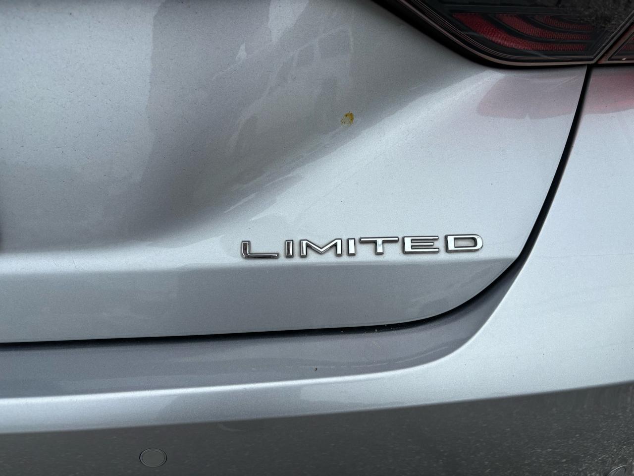 Toyota Avalon Limited FWD (Natl) 2022